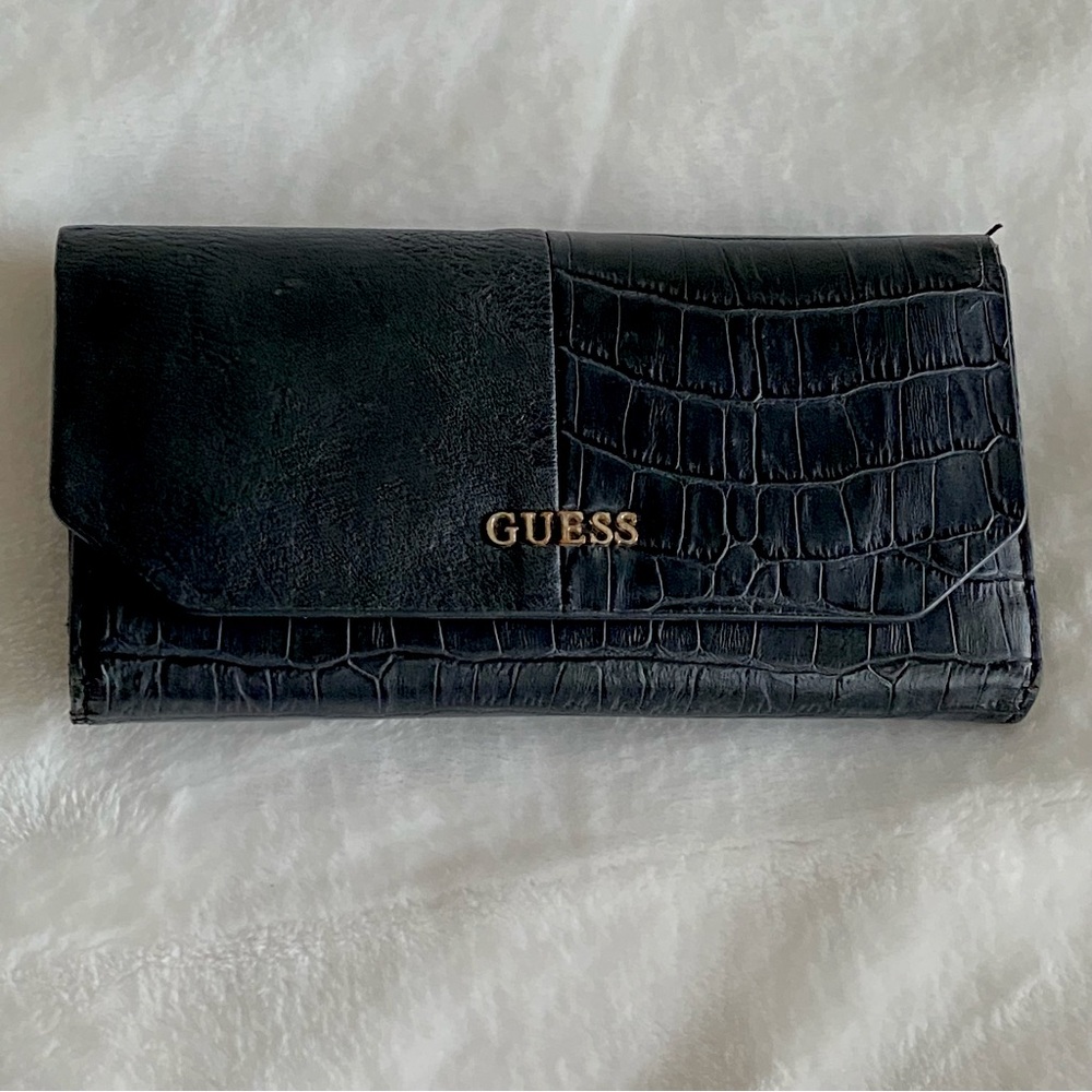 GUESS leather wallet